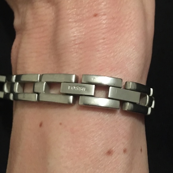 Vintage Purple Face Fossil Watch - Picture 5 of 9